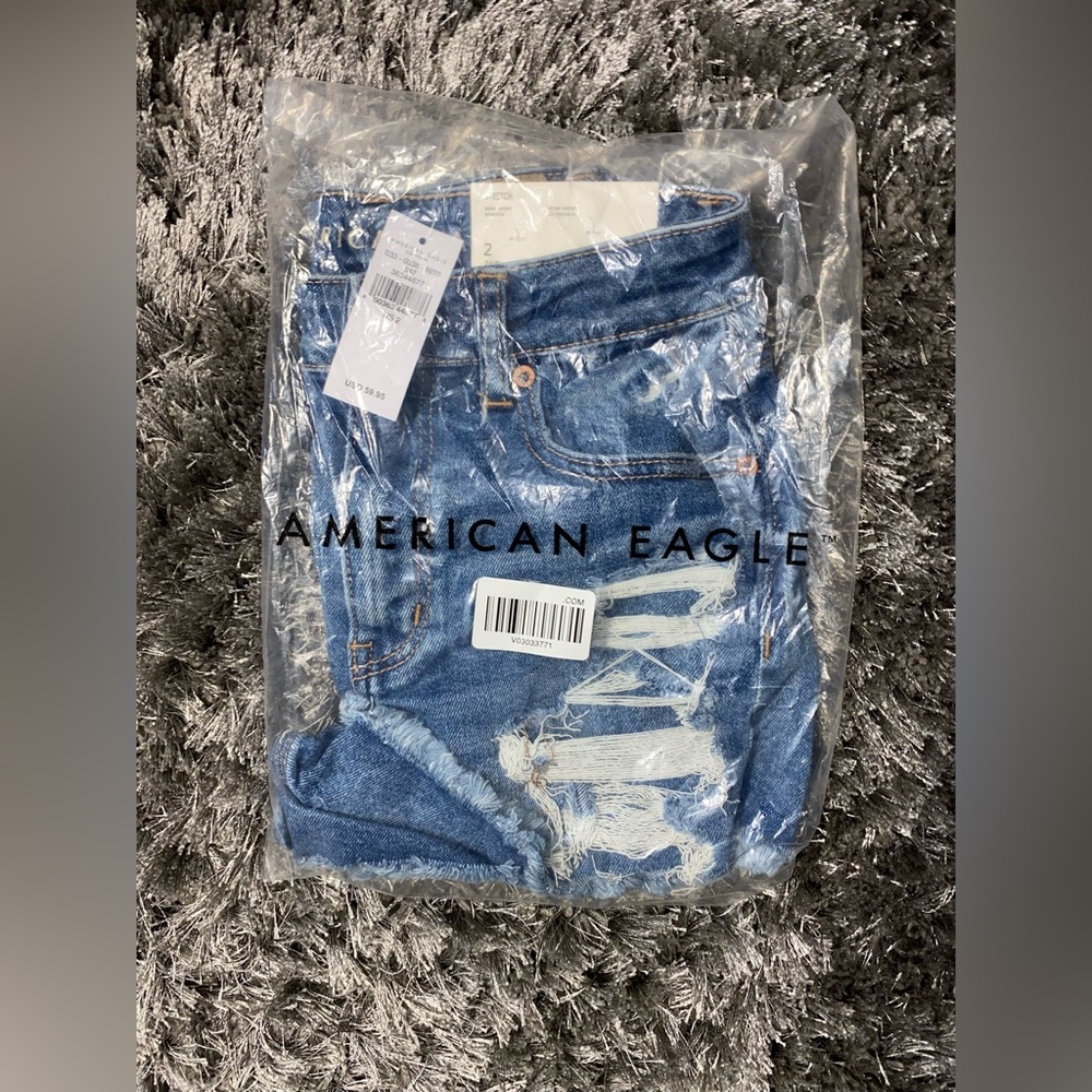 American Eagle Mom Short, Size 2, NWT!